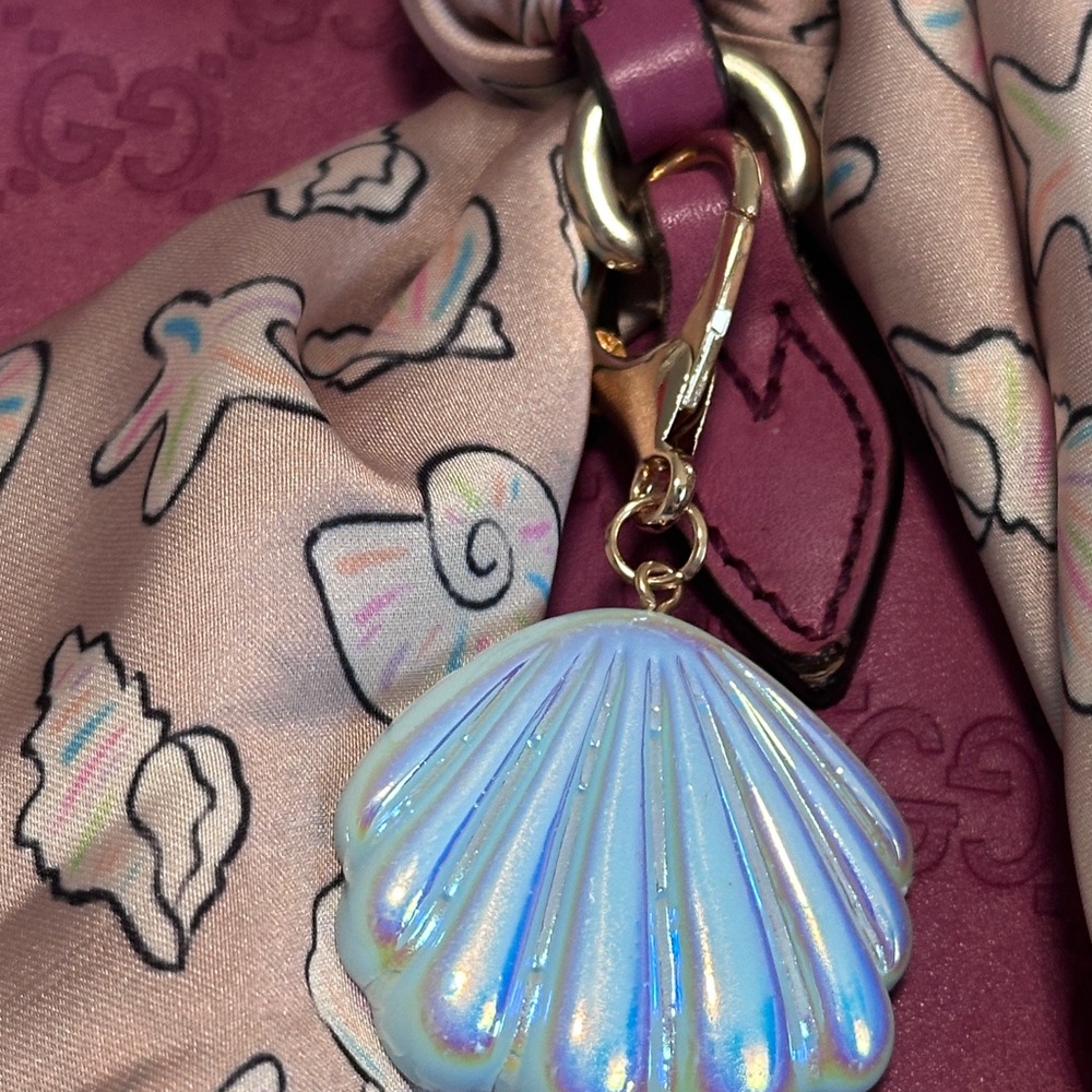 Bag Accessory Bundle With Shell Charm And Scarf. - image 7